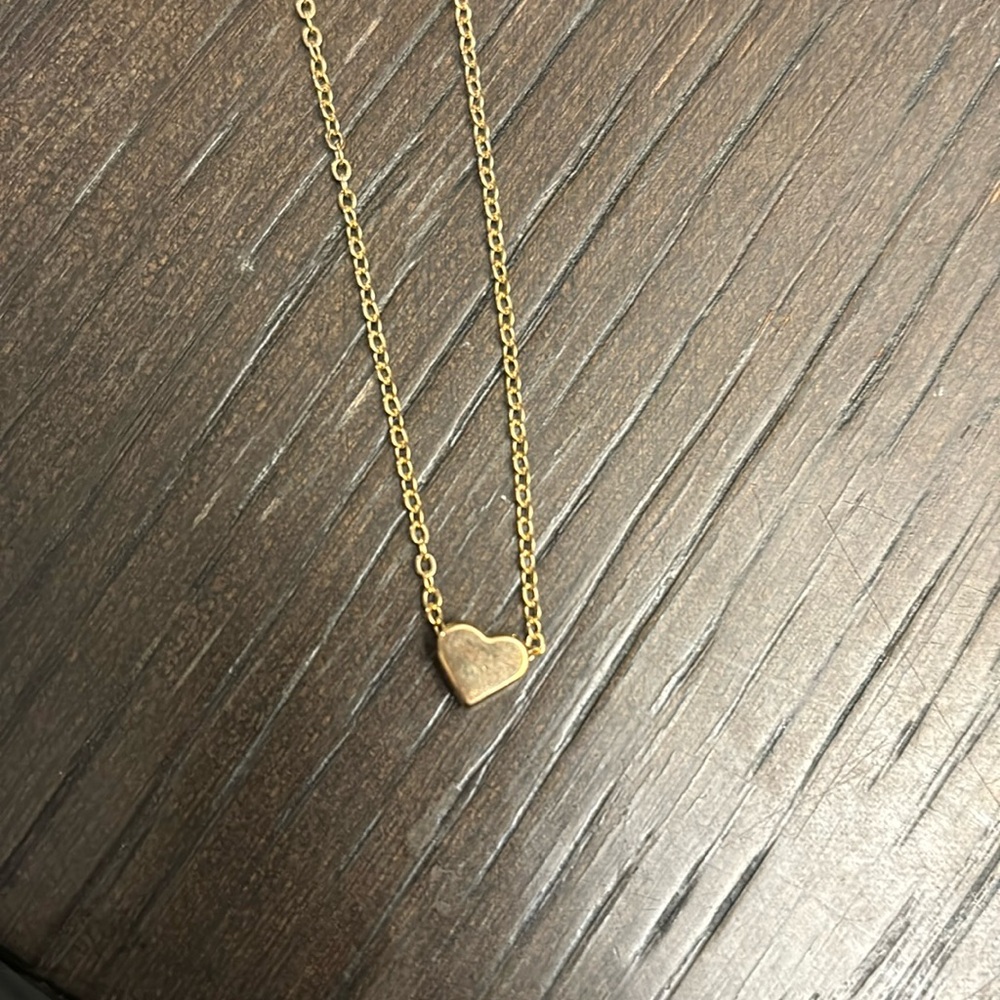 Super cute necklace, gold heart  - Picture 1 of 3
